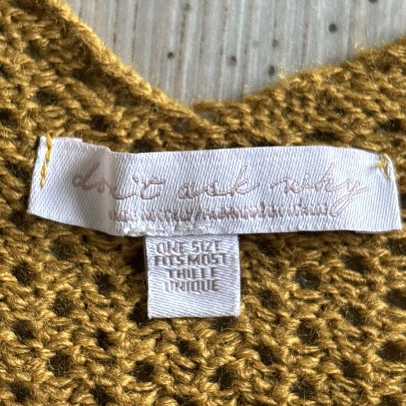Don’t Ask Why Made In Italy Gold Crochet Boho Top Size Medium - Picture 4 of 5